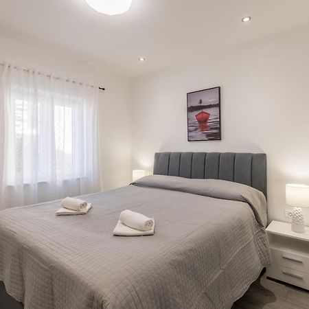 Apartments Petra Μπολ Εξωτερικό φωτογραφία