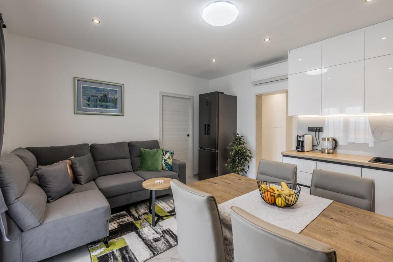 Apartments Petra Μπολ Εξωτερικό φωτογραφία