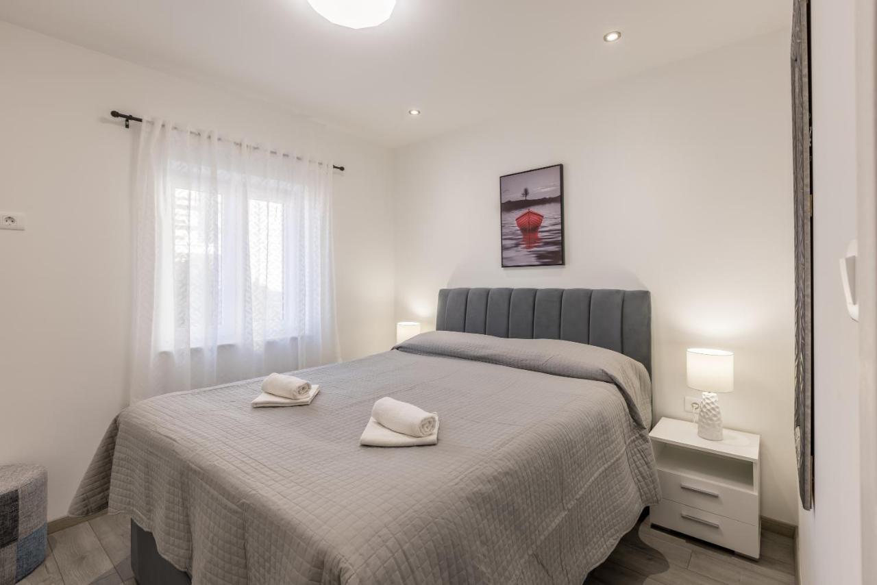 Apartments Petra Μπολ Εξωτερικό φωτογραφία